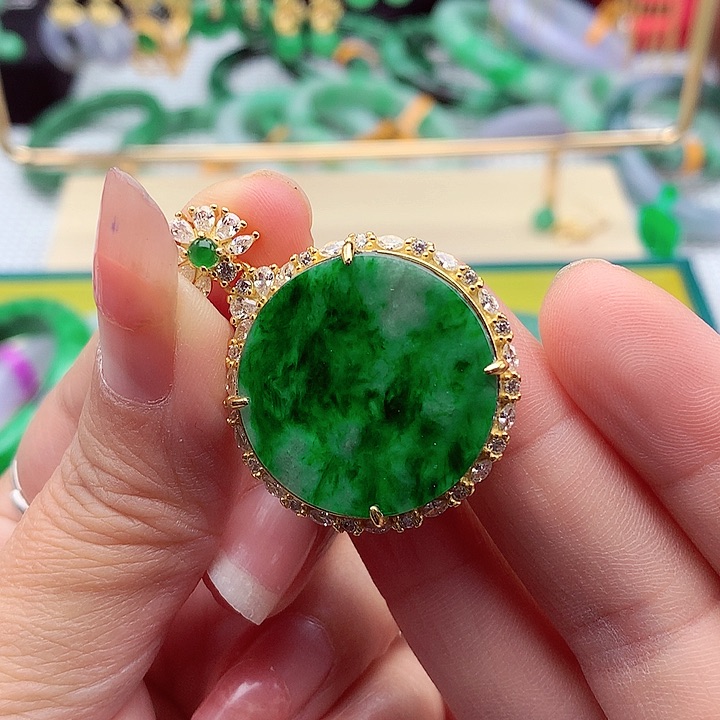 翡翠颈饰银S925镶嵌翡翠