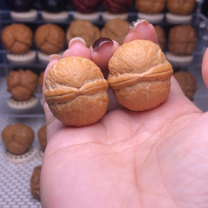 文玩核桃把件12号龙珠30尺