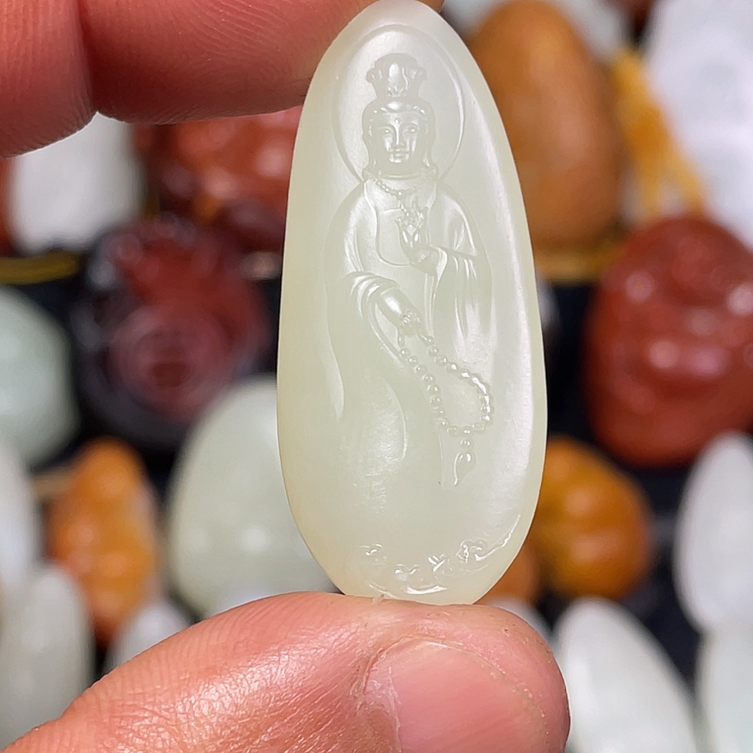 和田玉未镶嵌颈饰吊坠