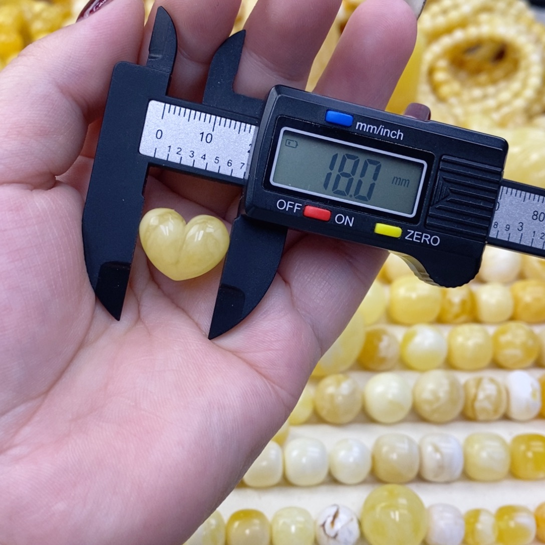 海***宝琥珀未镶嵌珠宝奇石