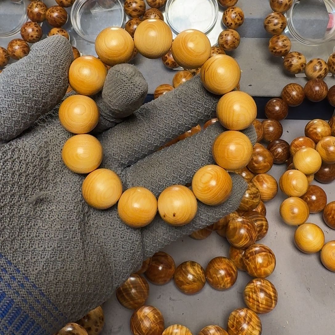 阿***若柏木（崖柏）太行崖柏猫眼鸡油黄18手串