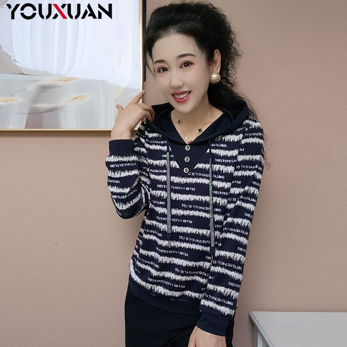 秋季新款百搭韩版上衣时尚休闲宽松长袖女士连帽卫衣62885