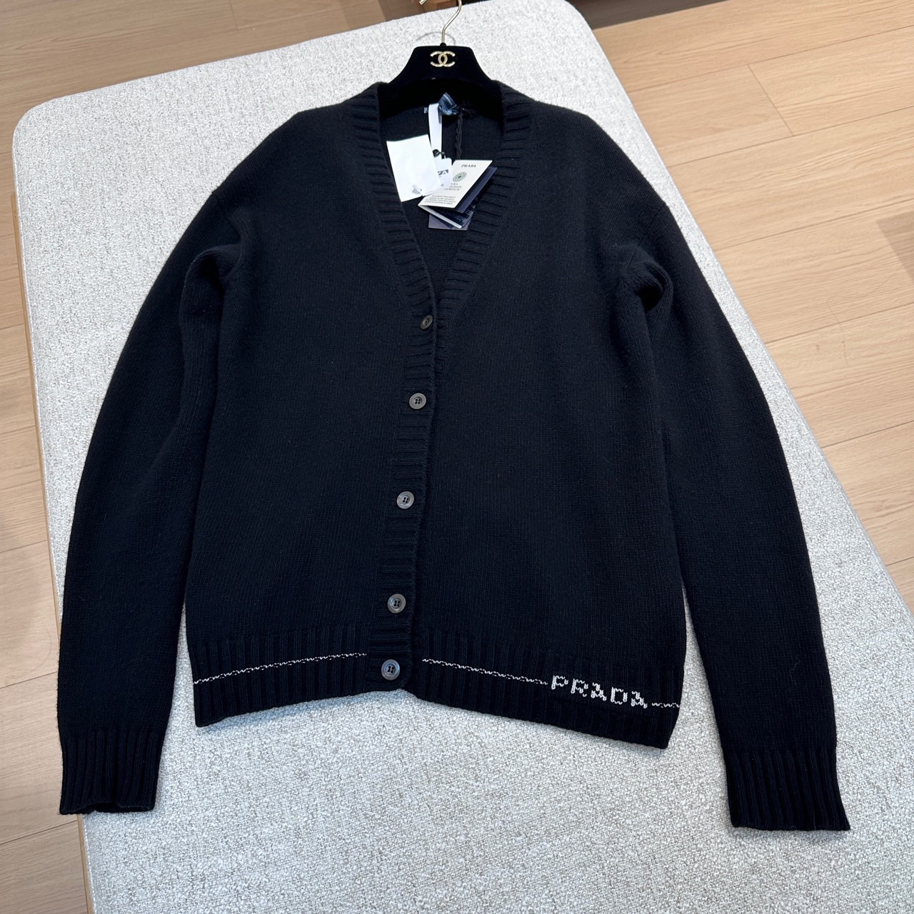 未使用 Prada/普拉达 黑色针织开衫 44码