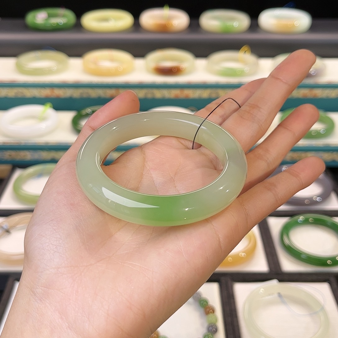 和田玉手镯未镶嵌翠 紫 晴