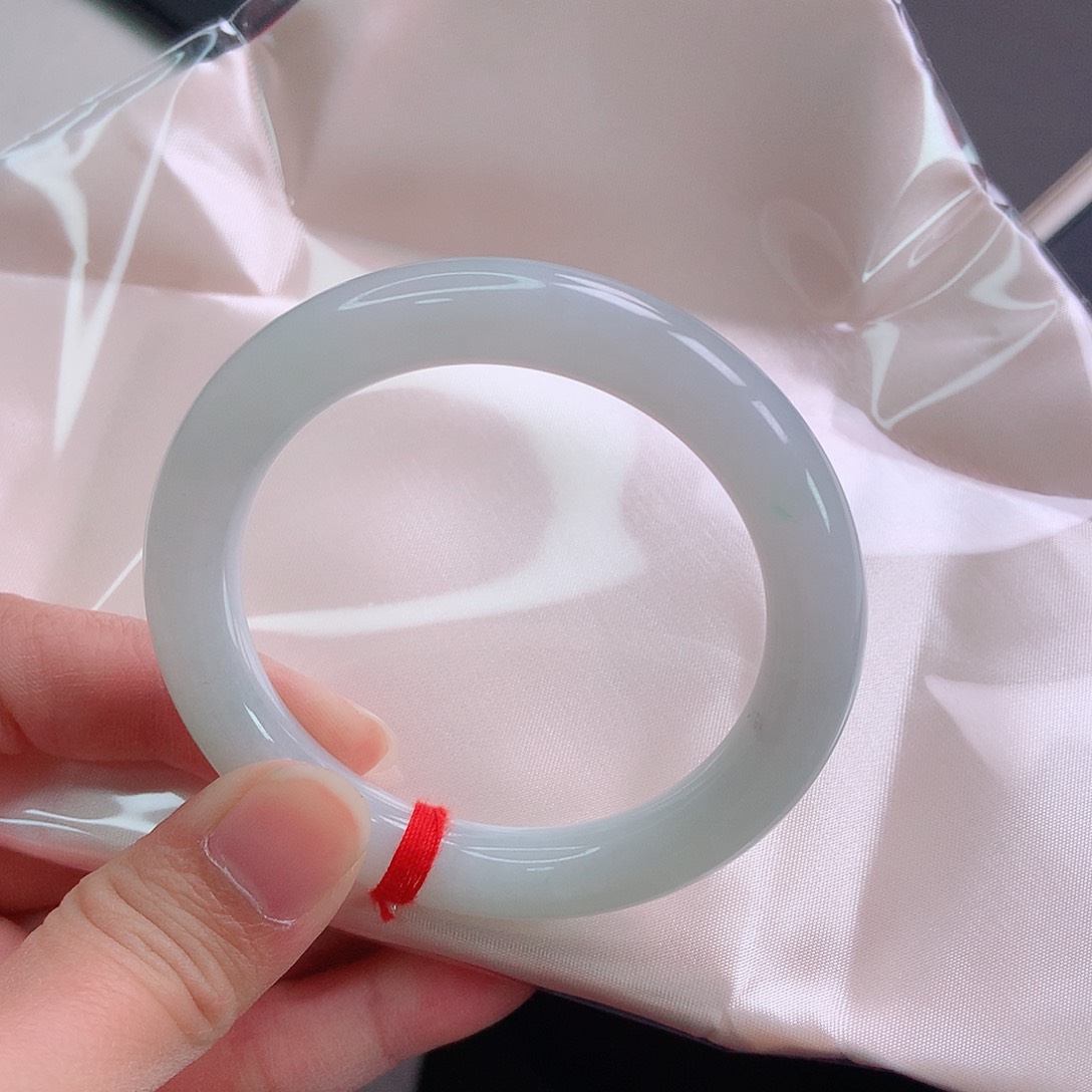 翡翠手镯未镶嵌52圆条