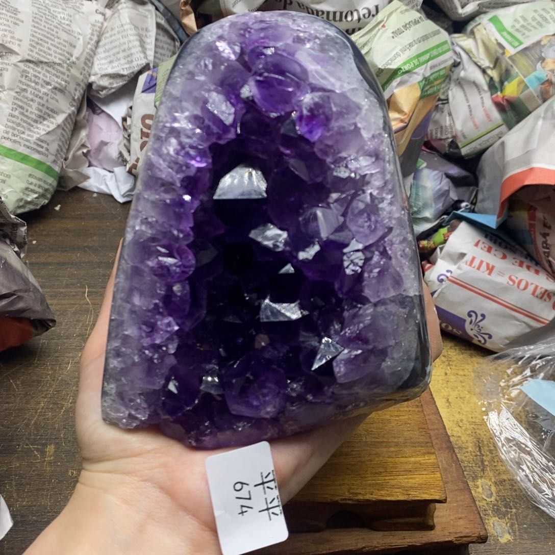 紫晶乌拉圭未镶嵌