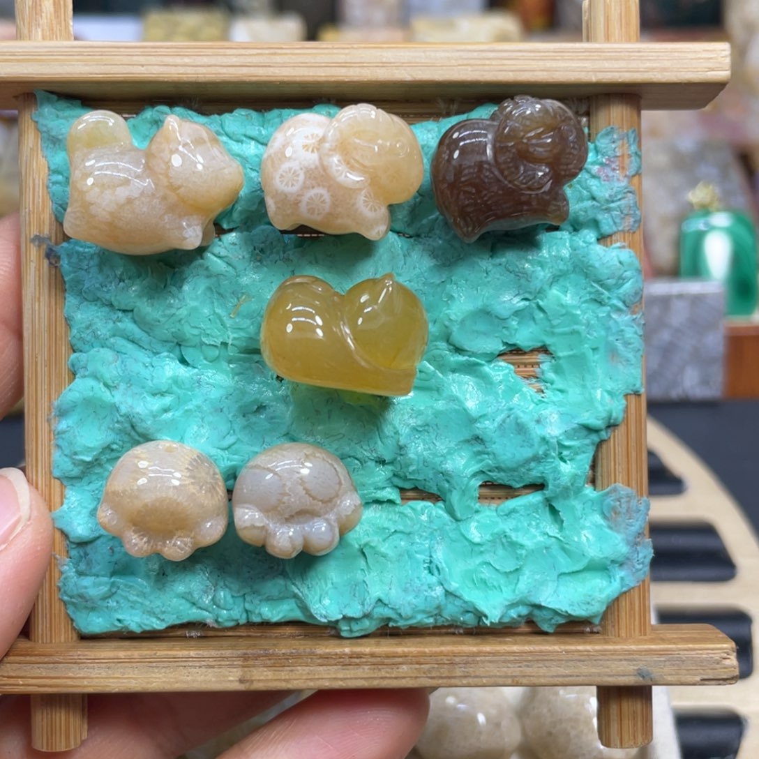 尚***商硅化玉未镶嵌颈饰k225