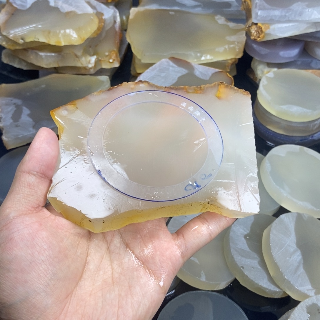 定制玛瑙香槟玛瑙手镯不支持七天无理由