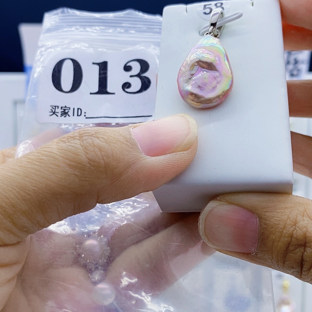 颈饰淡水珍珠钛钢