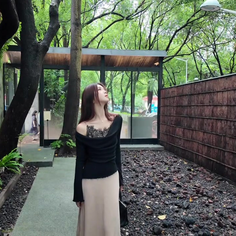 MARIE.COCO黑色蕾丝拼接露肩长袖针织衫上衣女秋季新款包臀半身裙
