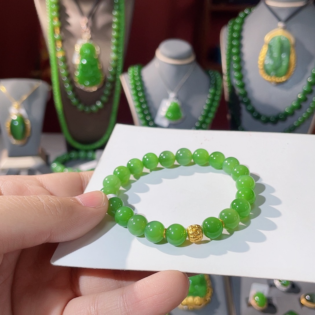 和田玉（碧玉）吊坠18K金镶嵌