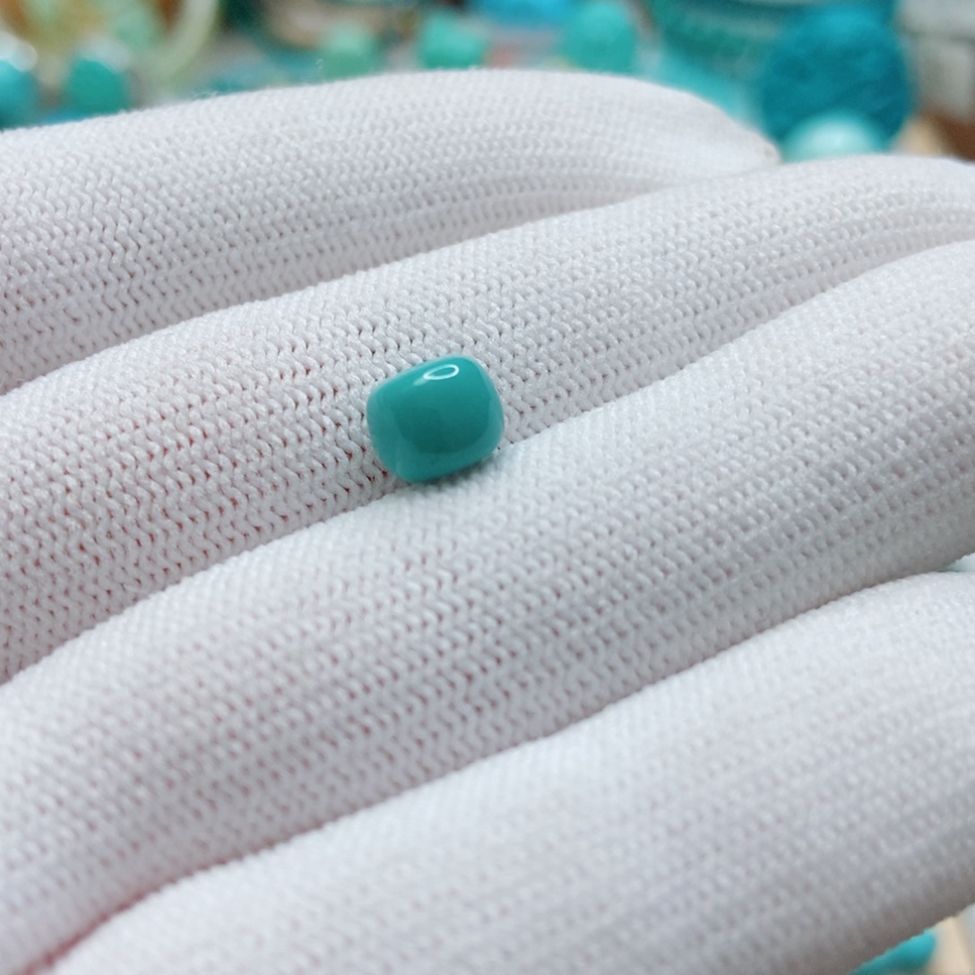 5***5绿松石未镶嵌老型珠子