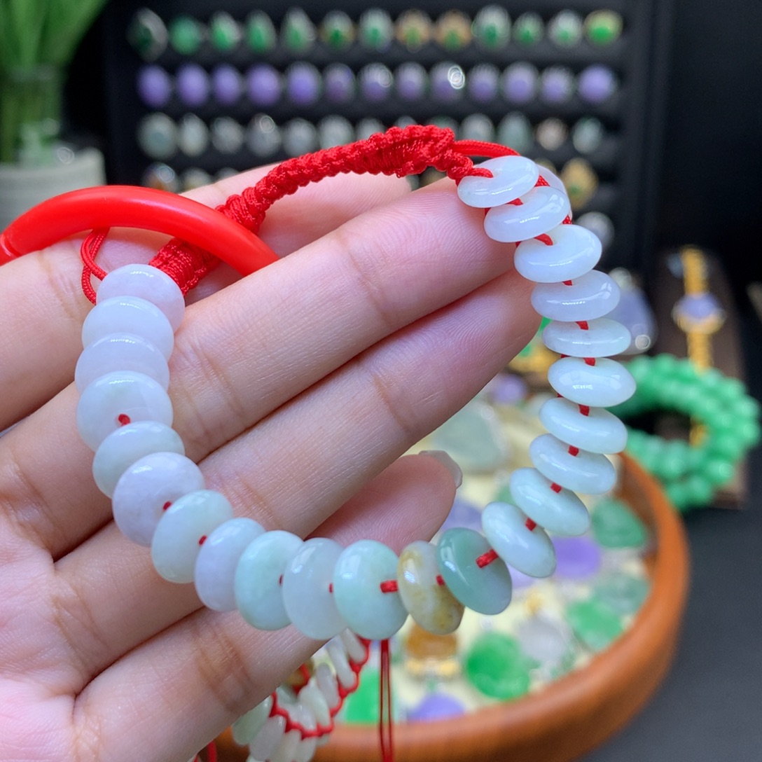 颈饰未镶嵌翡翠天然