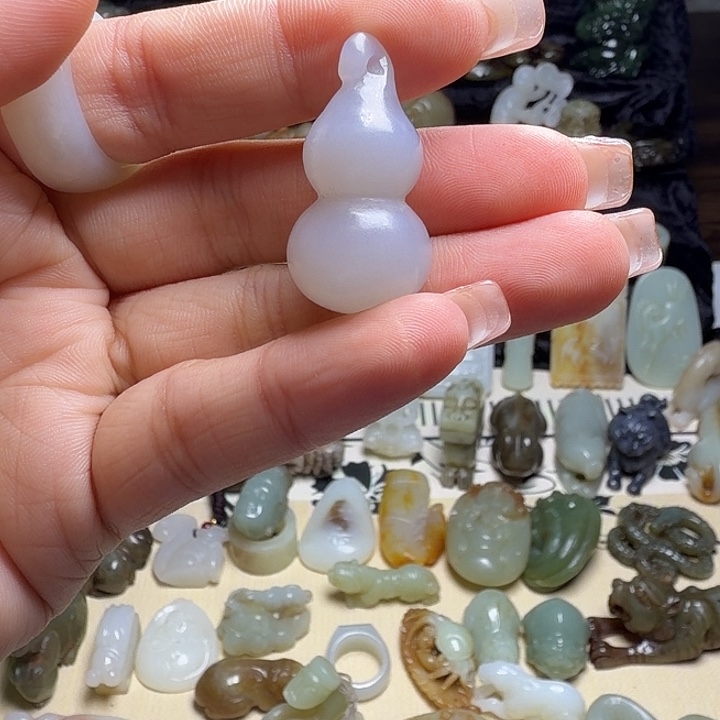 和田玉（糖玉）未镶嵌颈饰