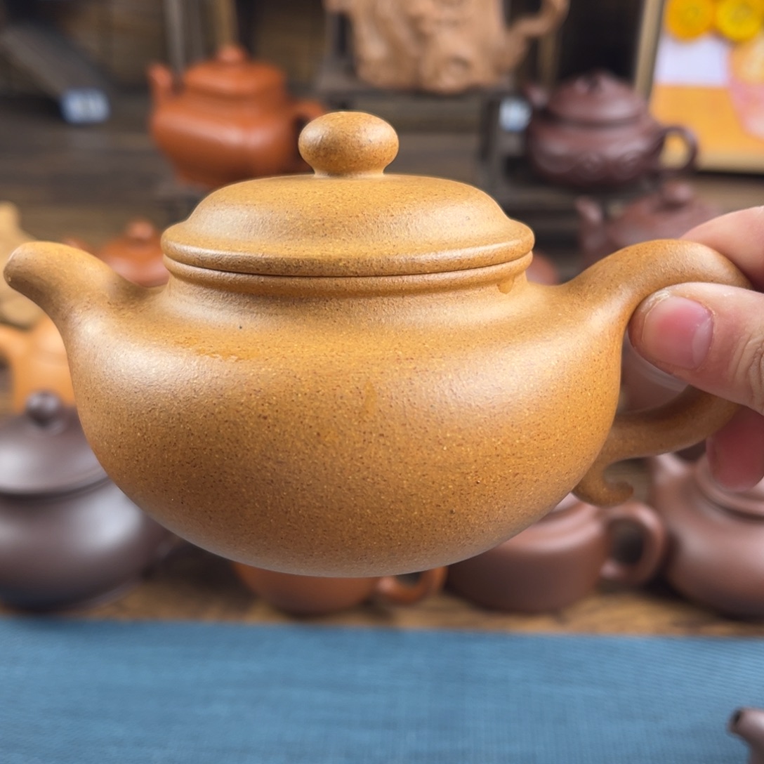 紫砂茶壶手工制作工艺精湛