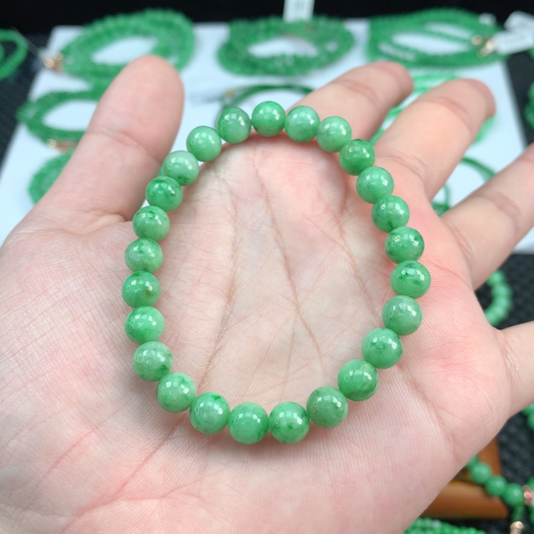 翡翠手链未镶嵌翡翠