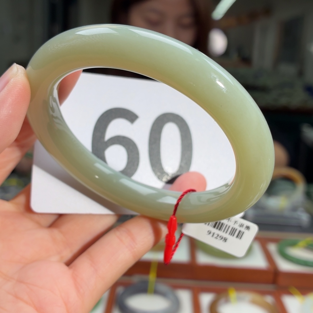 和田玉未镶嵌手镯纹