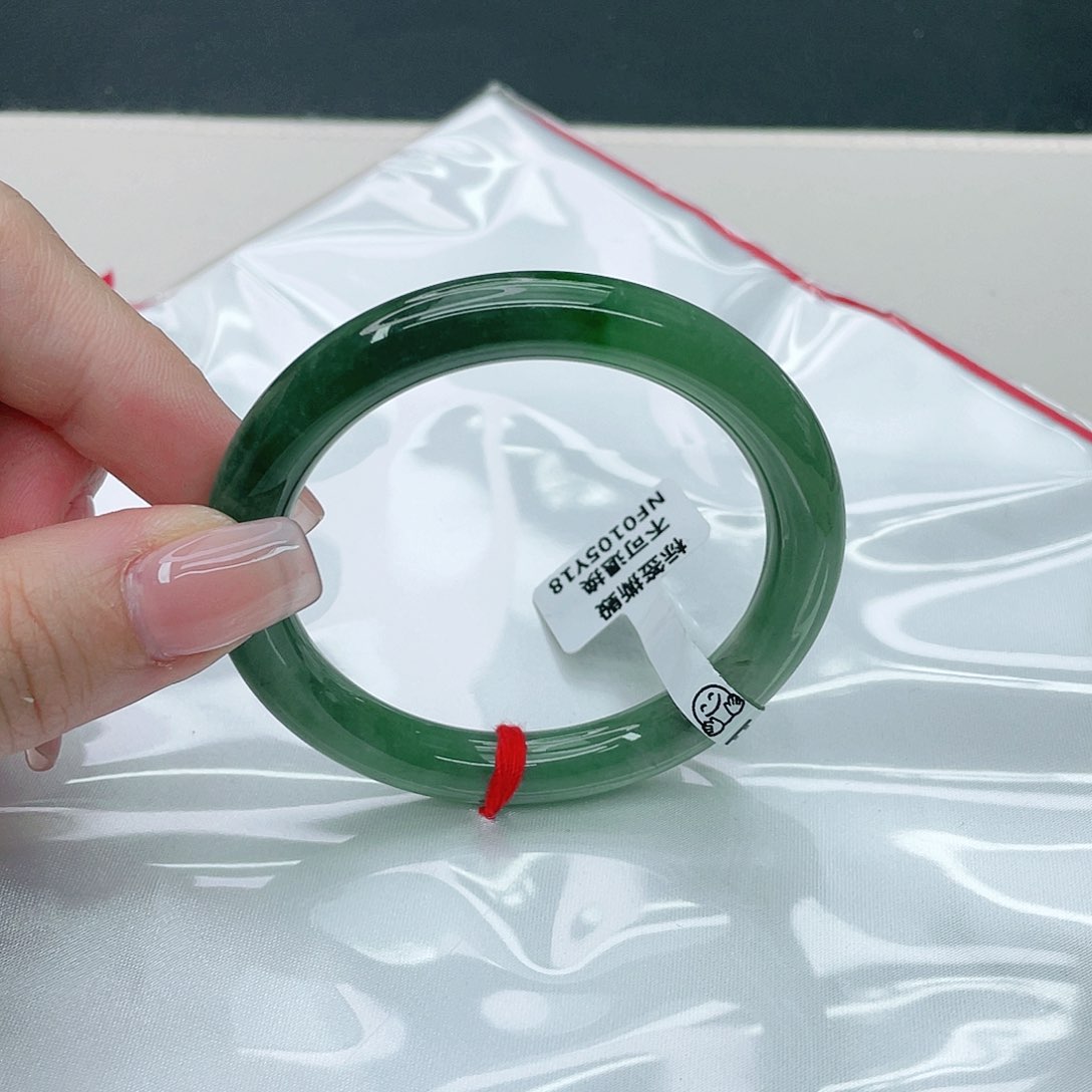 翡翠手镯未镶嵌圆52