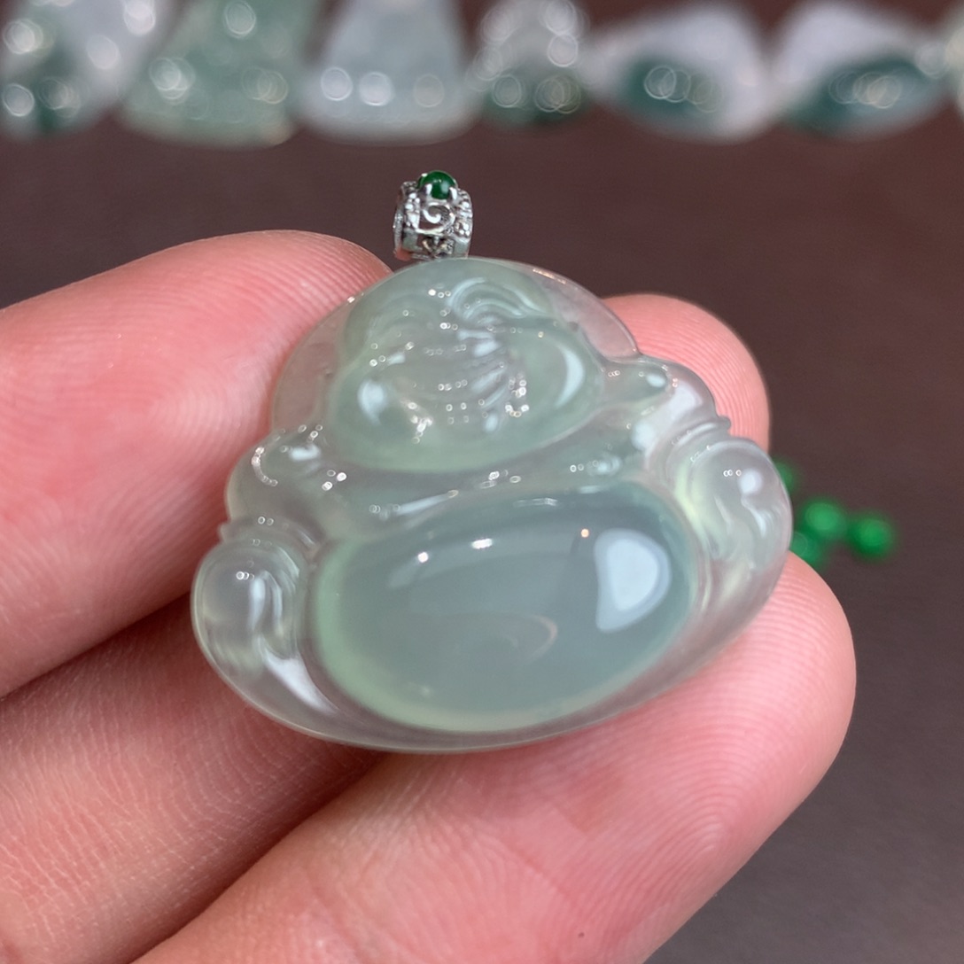 翡翠颈饰未镶嵌翡翠