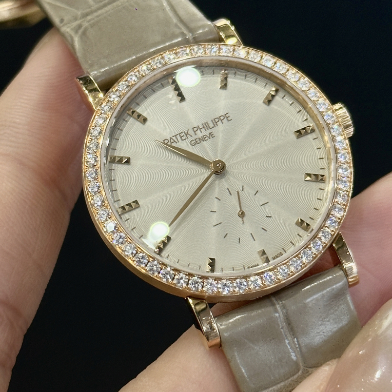 95新 Patek Philippe/百达翡丽 18k金/原钻/手动机械女表/31mm
