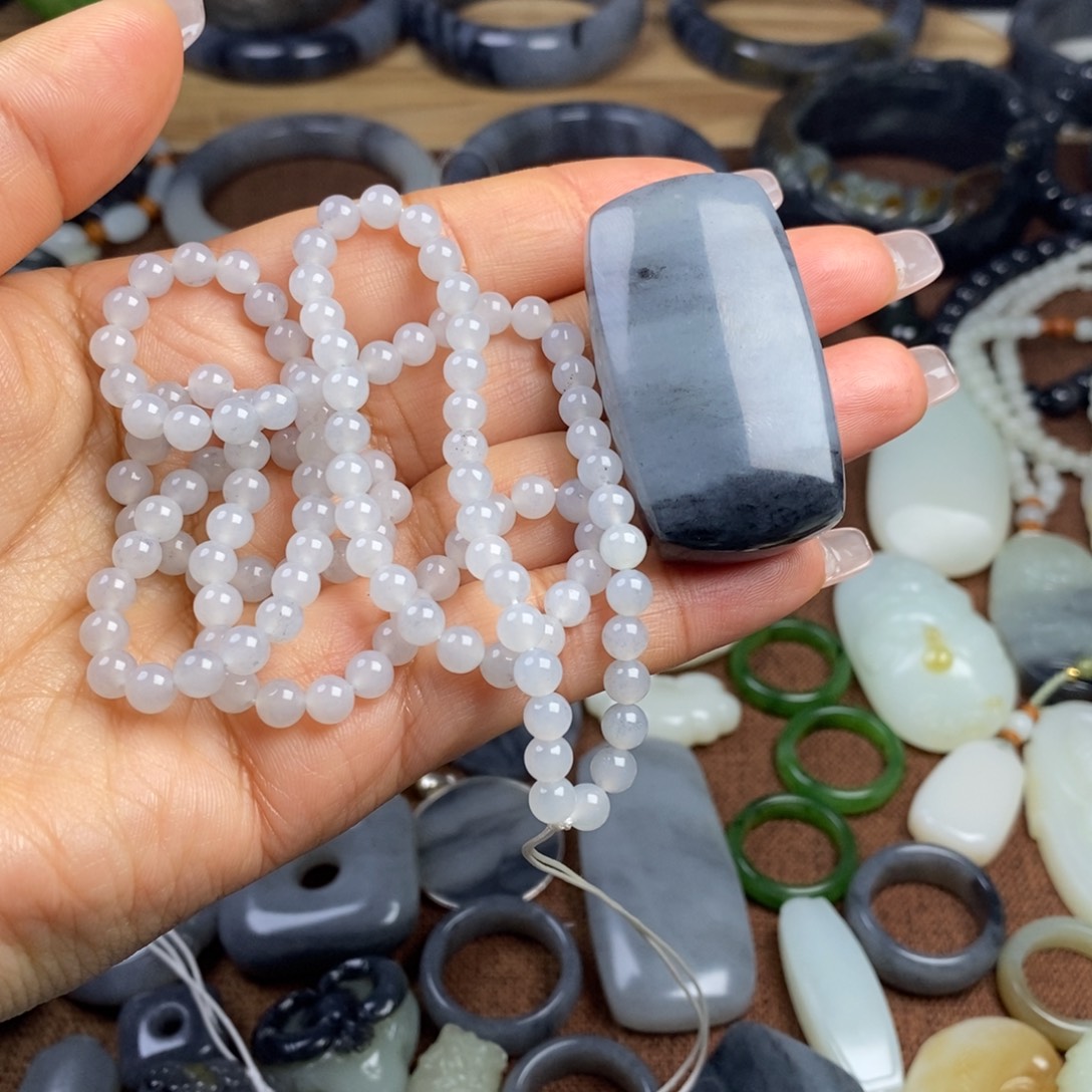 l***7和田玉未镶嵌颈饰