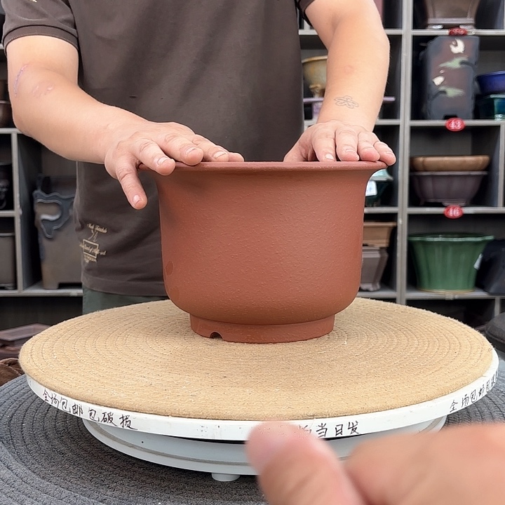 紫砂花盆紫砂的颜色很好看