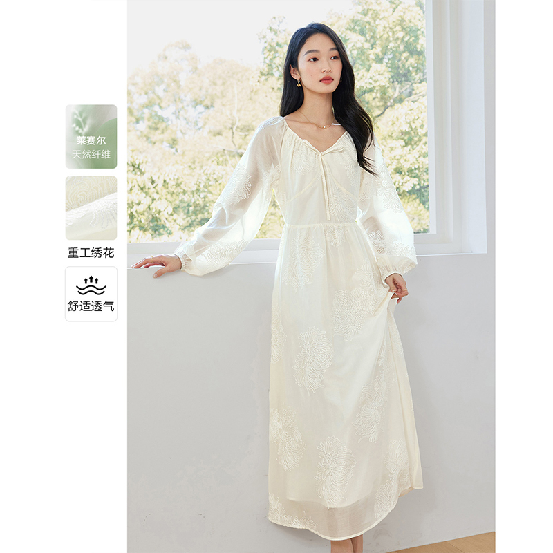 *法式V领莱赛尔连衣裙女2025新款绣花高级感白色裙子M9039