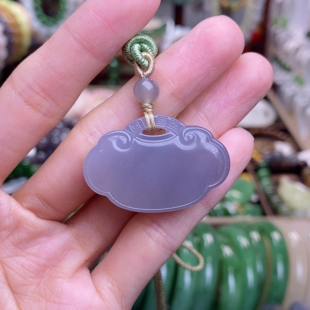 和田玉未镶嵌冰烟紫如意锁吊坠