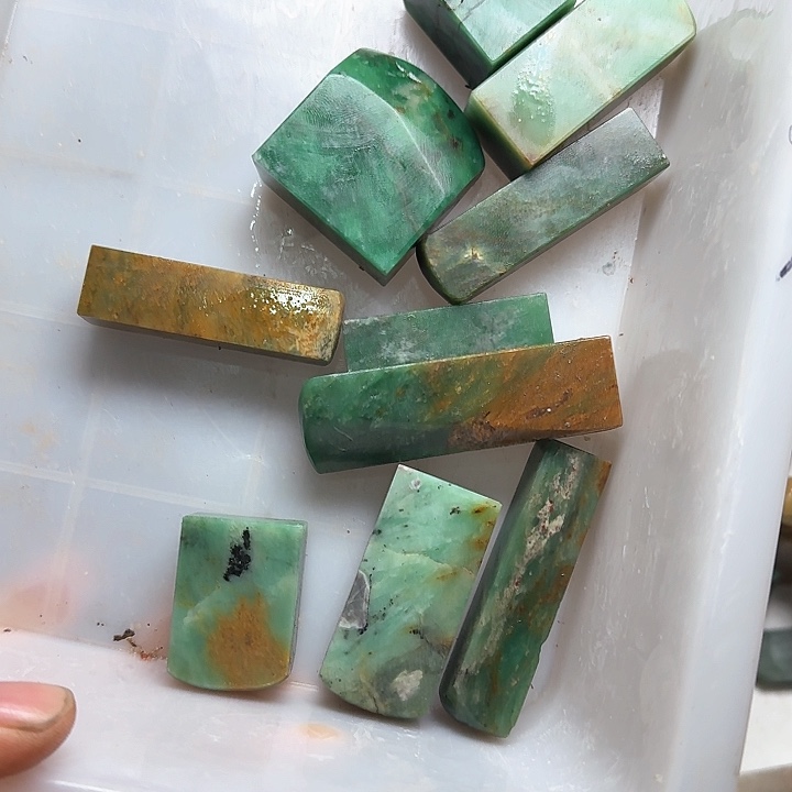 广东石广东绿有裂