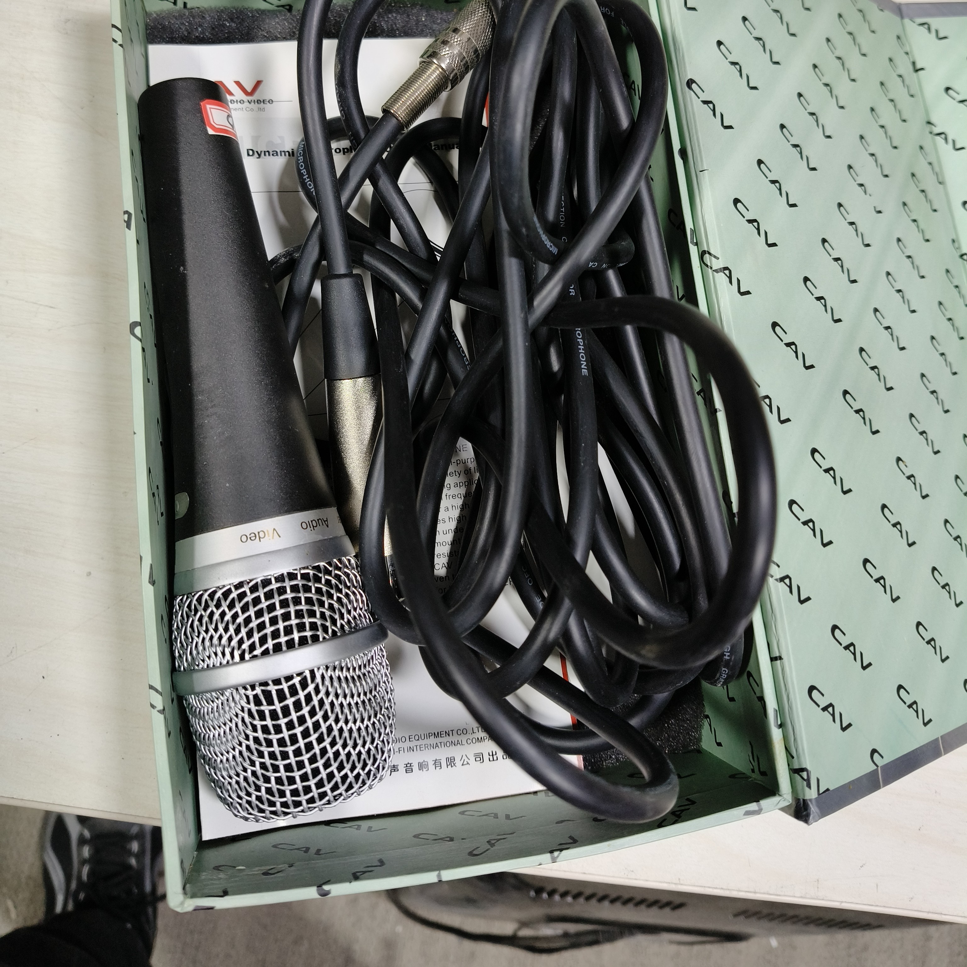 不包邮，正常使用，有线话筒一个