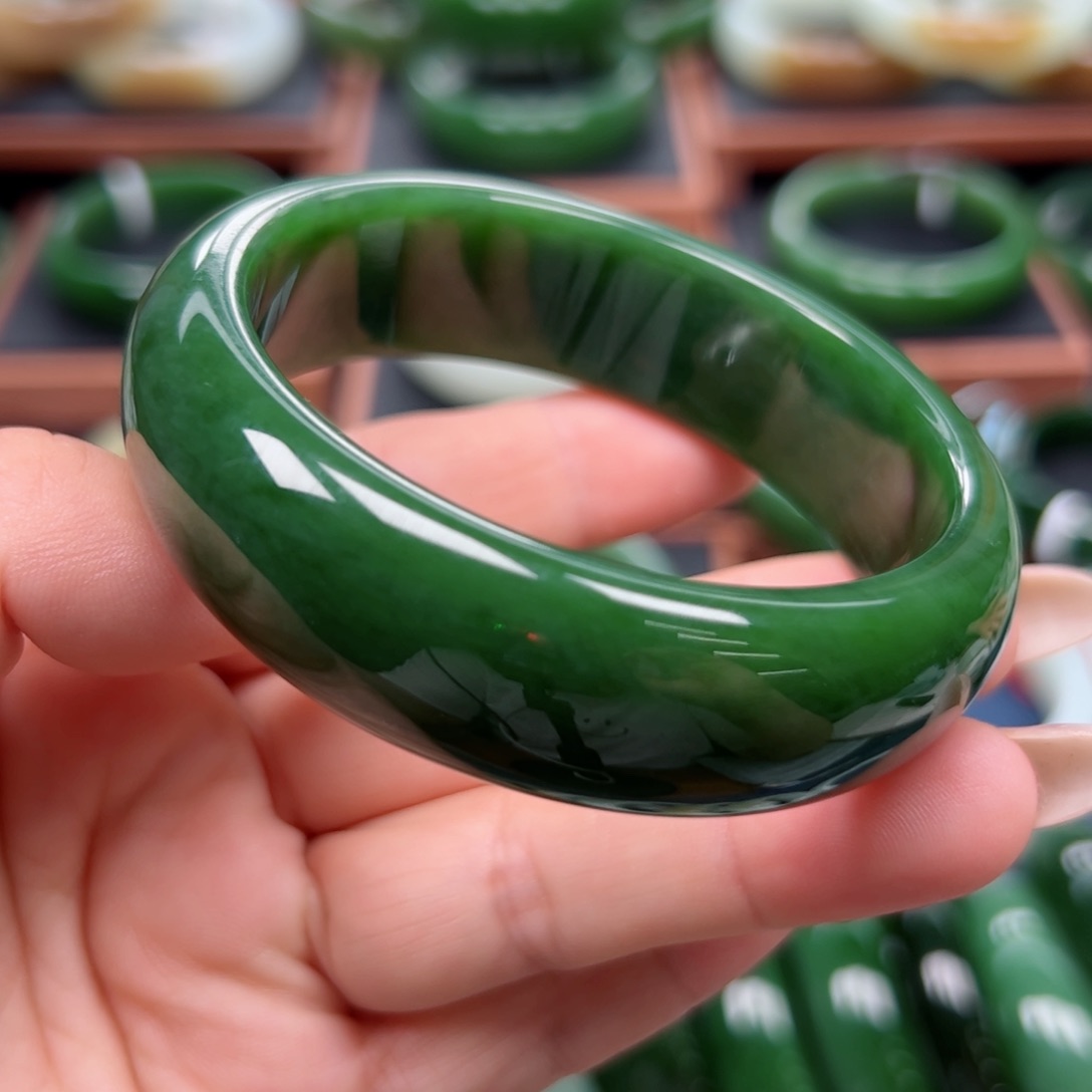 未镶嵌手镯和田玉（碧玉）5859圈口