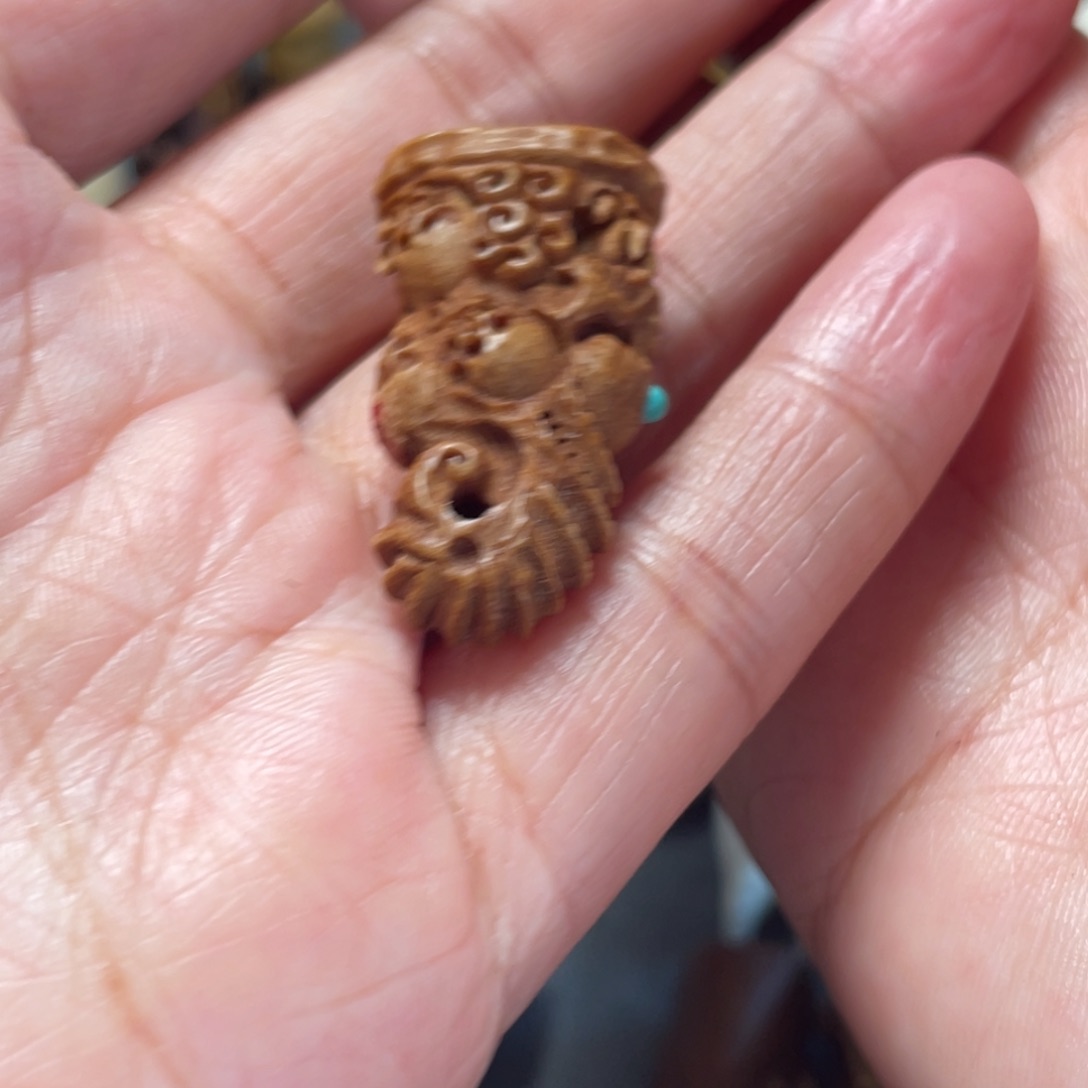 冷*手工雕刻吊坠一个