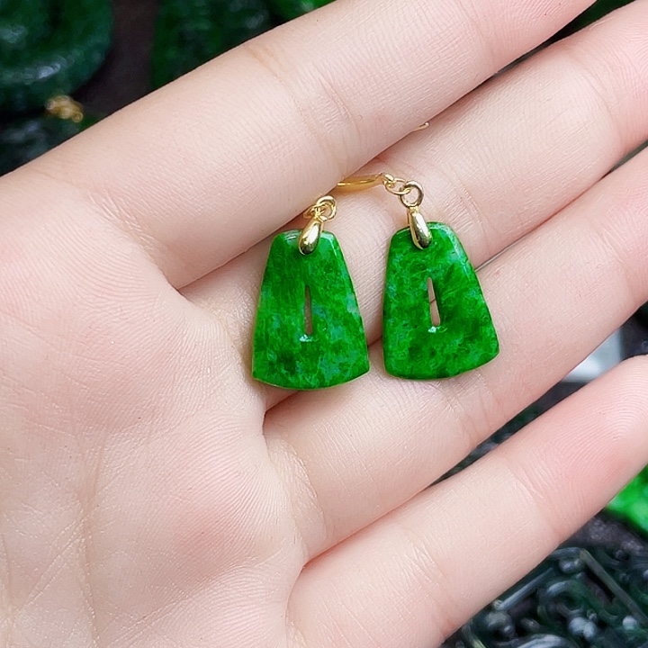 翡翠银S925镶嵌颈饰多样性