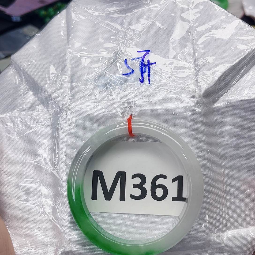 翡翠手镯未镶嵌多样性