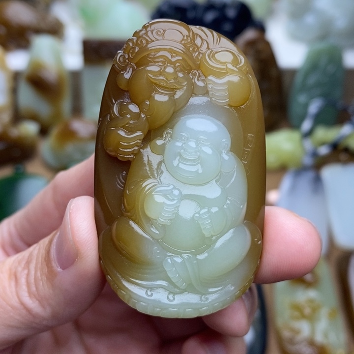 萌***心和田玉未镶嵌颈饰