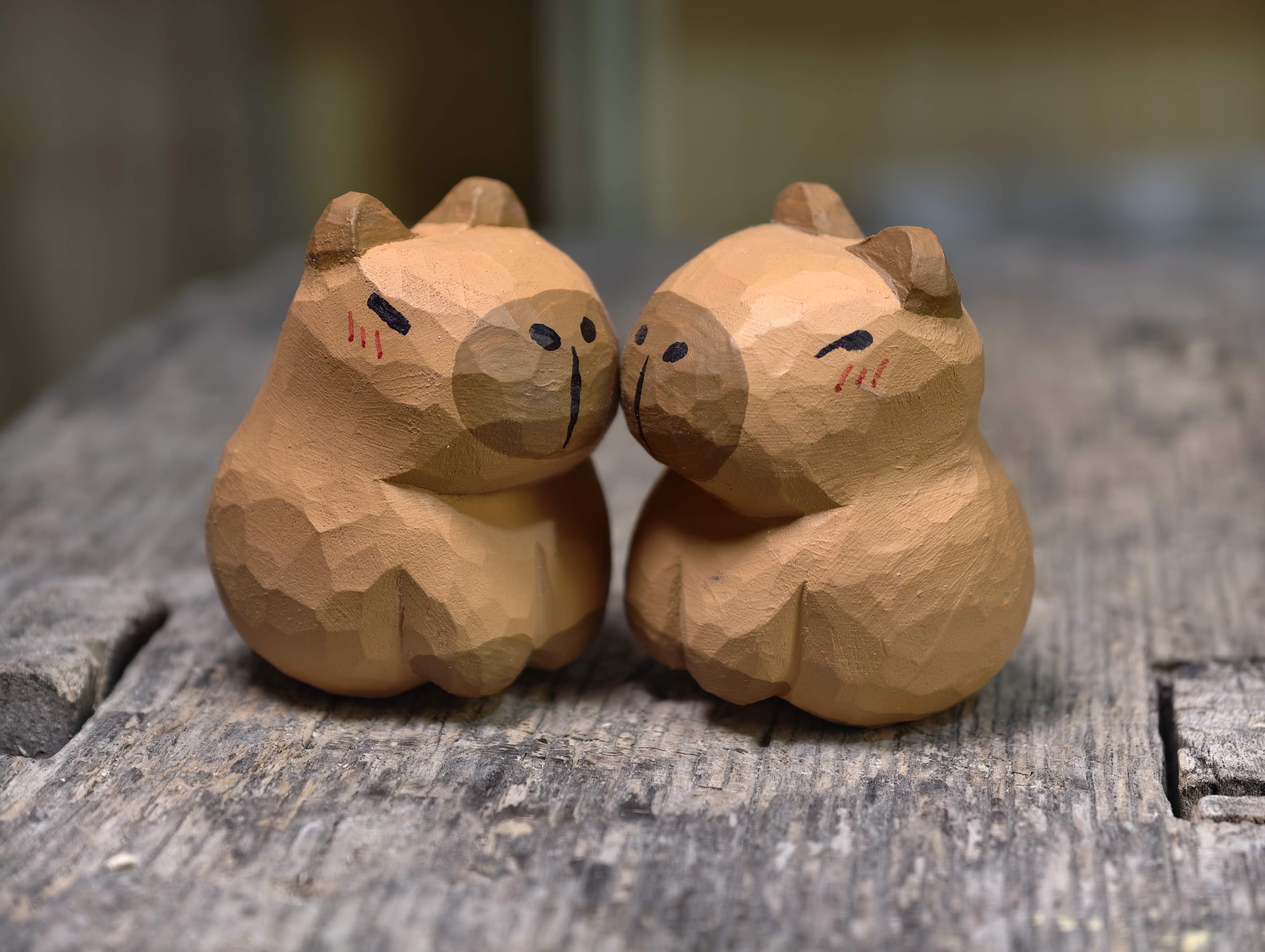 手工椴木雕刻一只卡皮巴拉项链