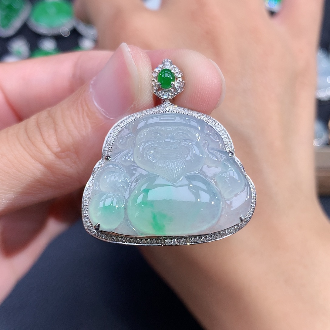 翡翠18K金镶嵌颈饰