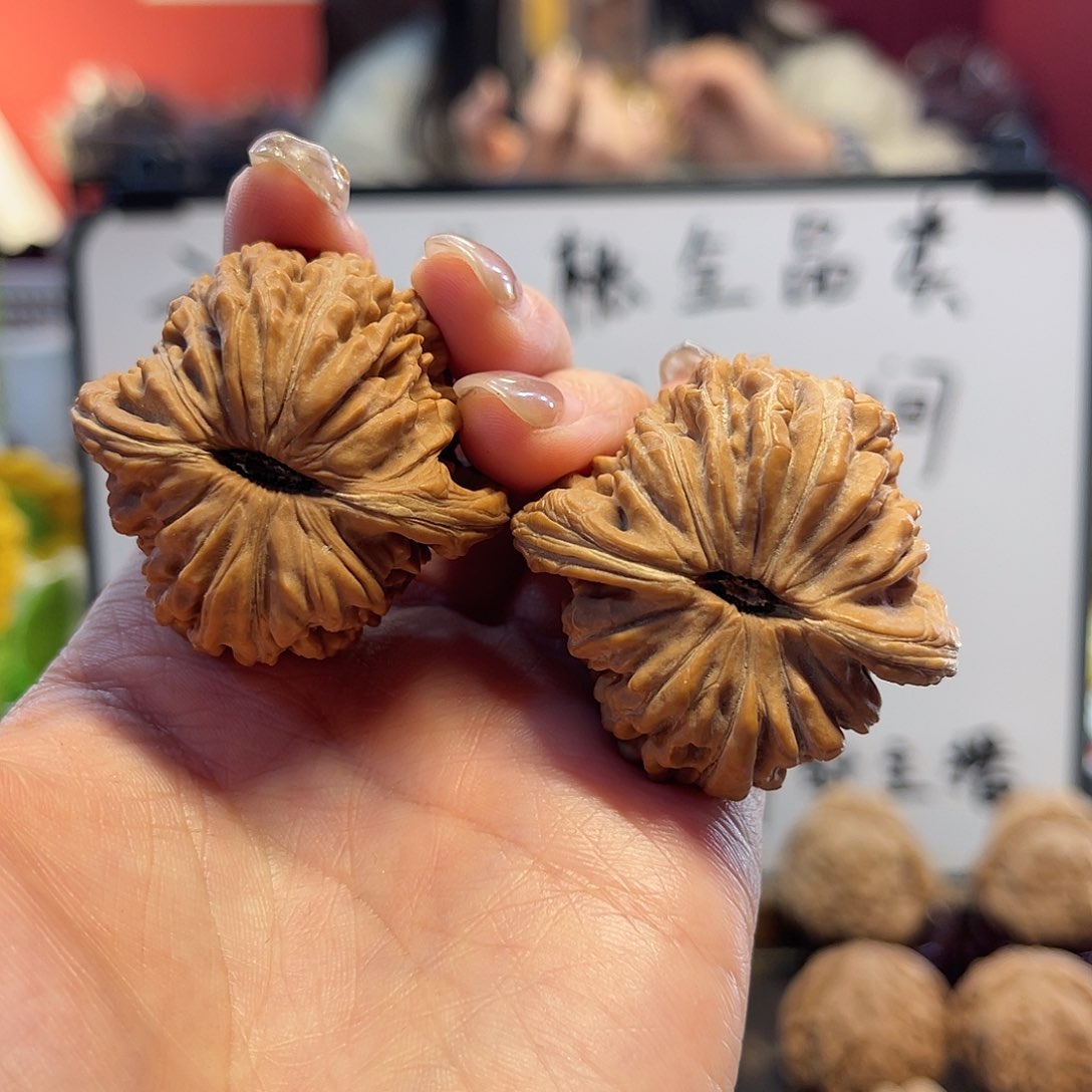 【闪购商品】文玩核桃把件41四座楼