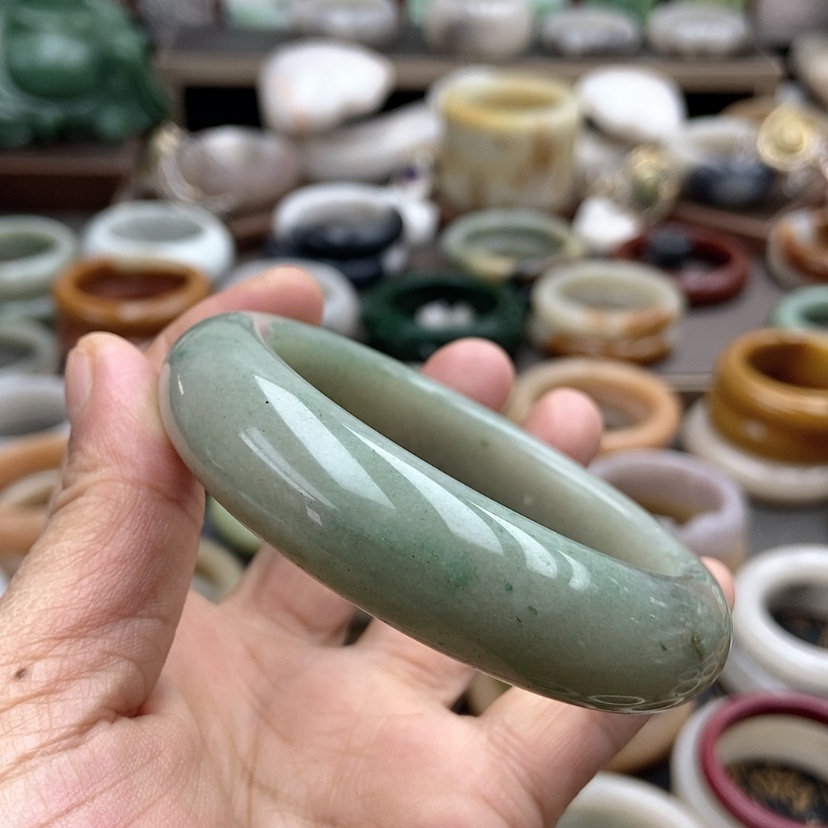 【闪购商品】石英质玉手镯58未镶嵌