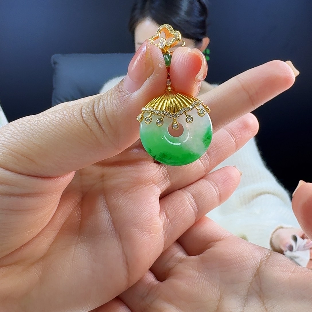 翡翠吊坠(不含链)18K金镶嵌18k镶嵌