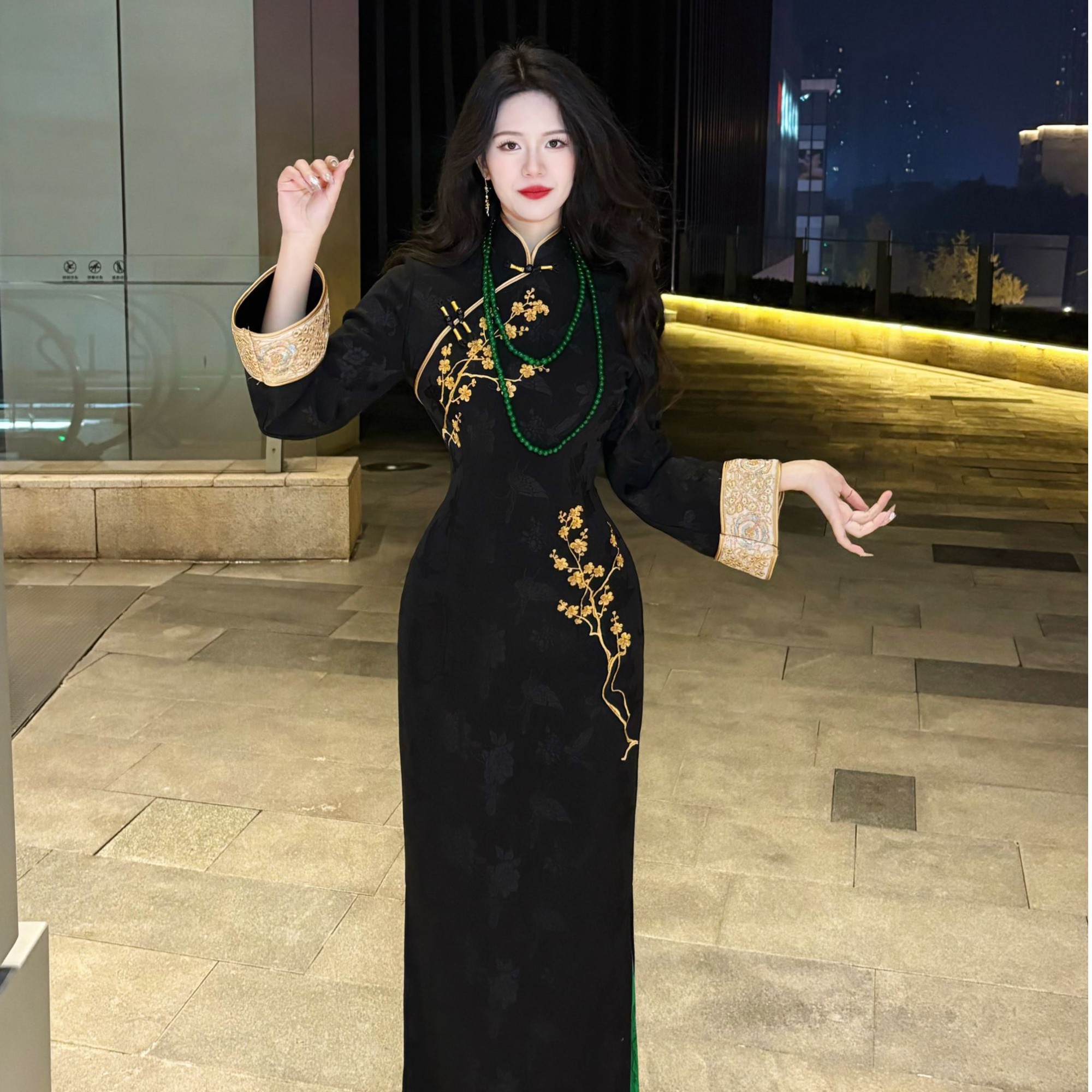 画报夫人高级刺绣新中式显瘦国风旗袍连衣裙 黑色金梅报喜-淘宝网