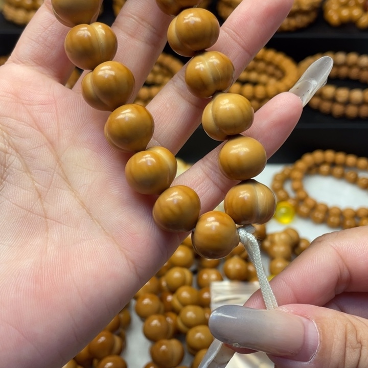 胖***ﻬ猴头核桃吊坠微瑕屁桃