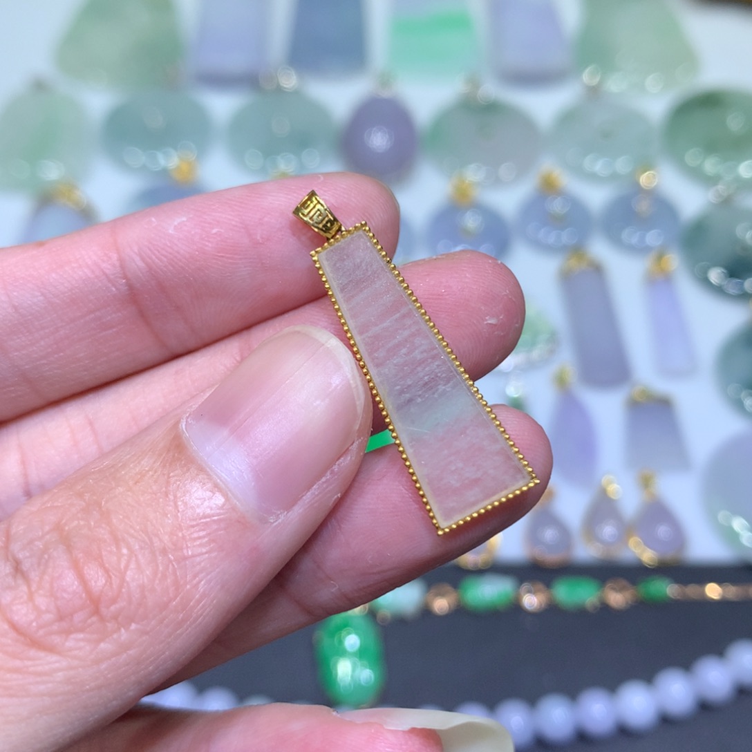 翡翠吊坠(不含链)18K金镶嵌