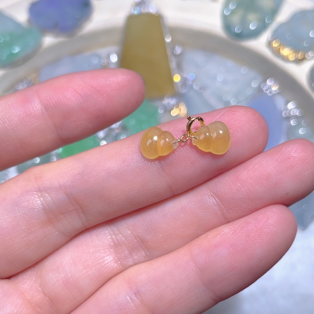 翡翠颈饰18K金镶嵌翡翠