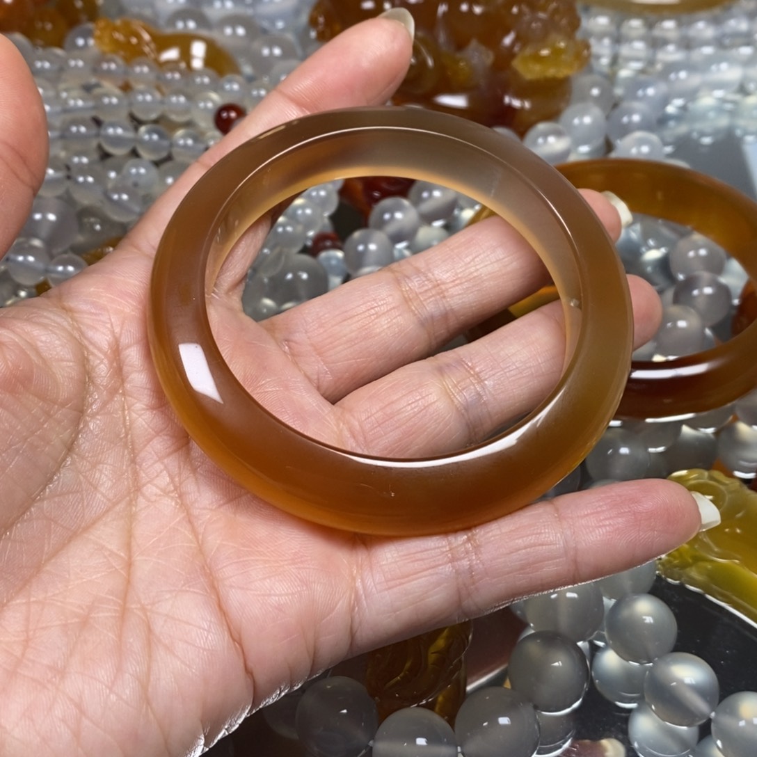 想***子玛瑙/玉髓未镶嵌玛瑙手镯