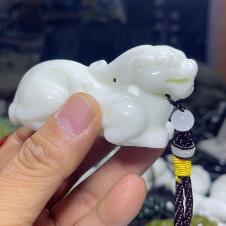蛇纹石玉手把件未镶嵌