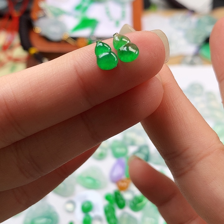 翡翠吊坠(不含链)未镶嵌一对