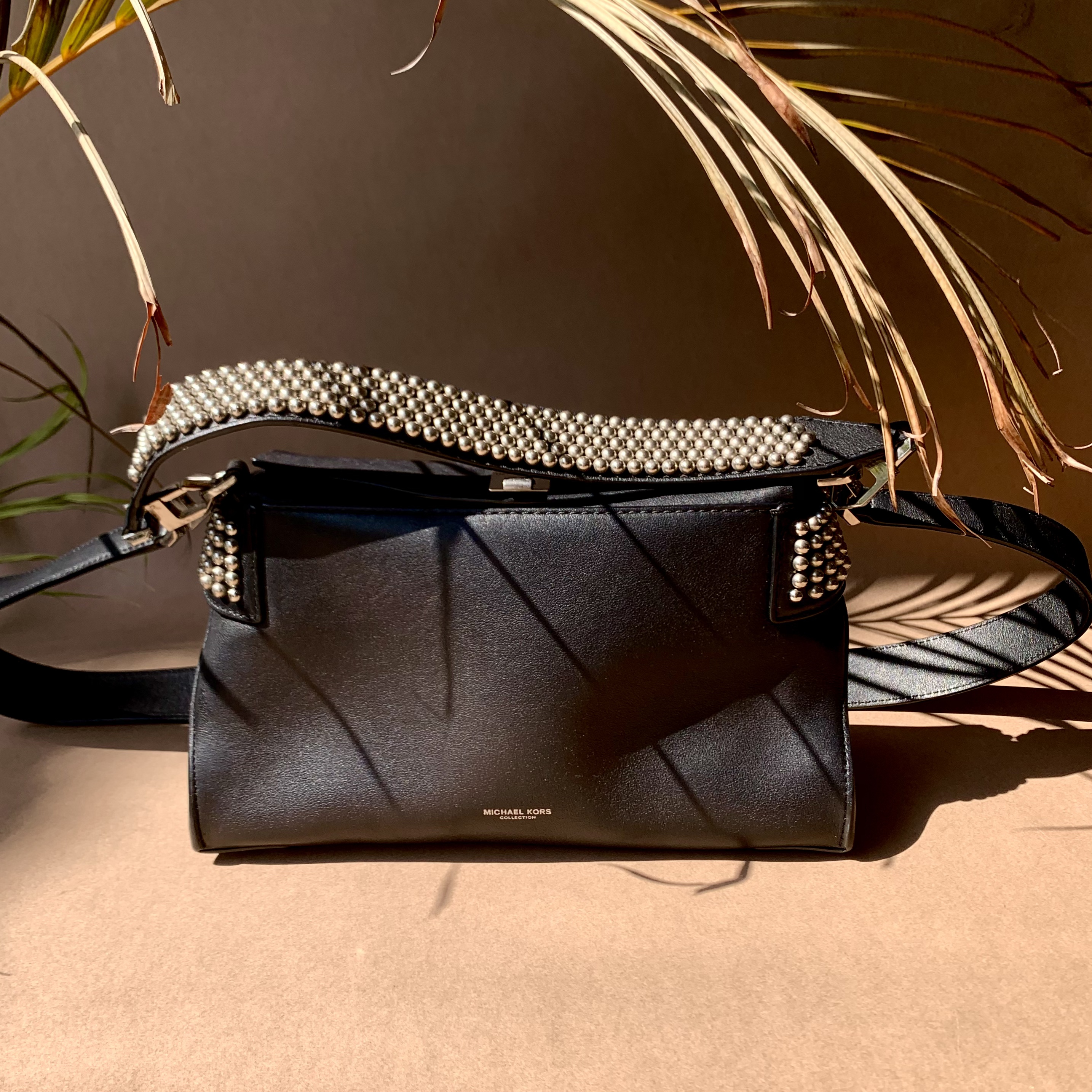 95新 MICHAEL KORS/迈克高仕 简约时尚辣妹黑色全皮铆钉单肩包