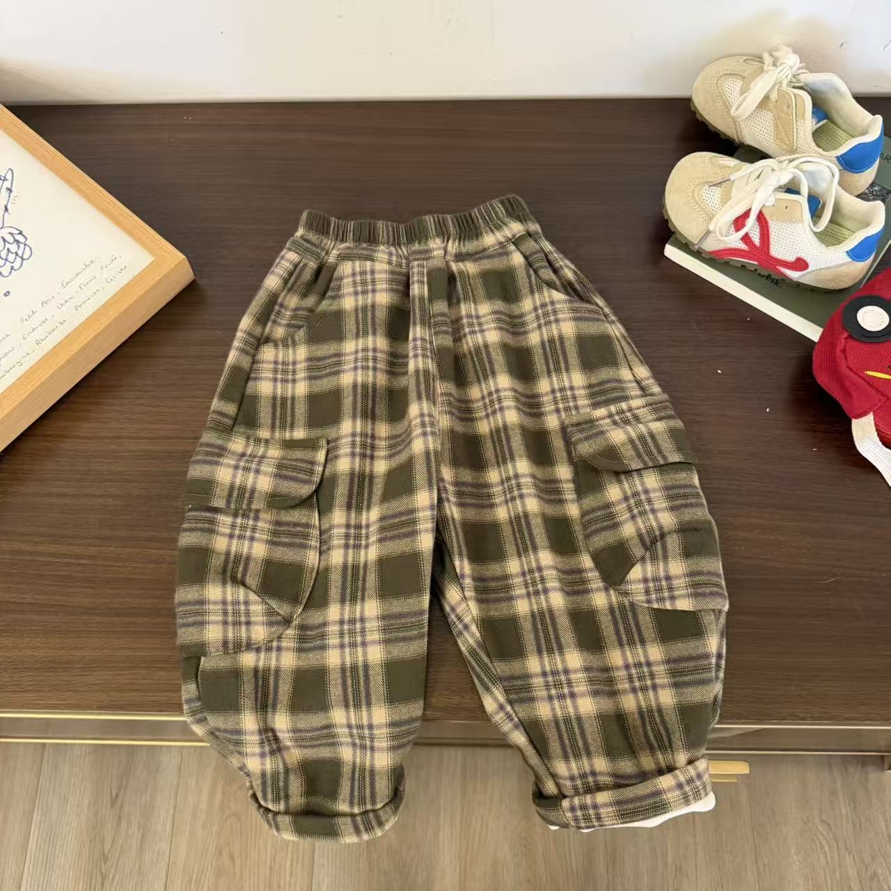 儿童秋冬简约百搭加绒格子弯刀裤H2585