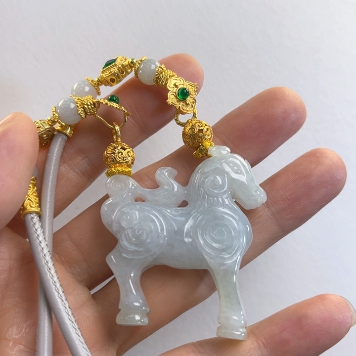 翡翠吊坠(赠链)未镶嵌代编织